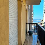 Muy Amplio Departamento En El Centro A Cuadras Del Mar Y Casino